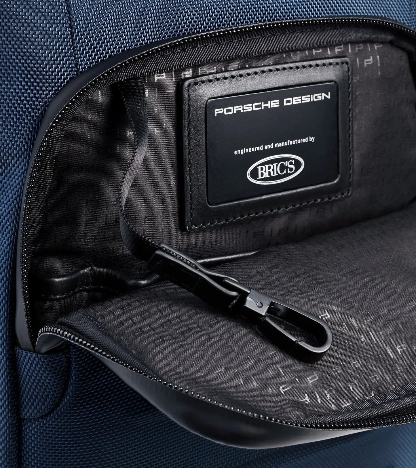 Roadster Pro Shoulder Bag S